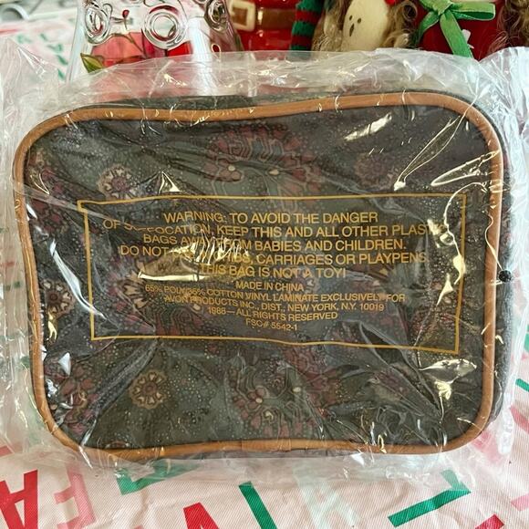 Vintage 1980s Avon 4-Piece Toiletry Set – Brand New - Picture 6 of 8